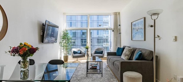Walk to everything: Pike Place Penthouse, Seattle