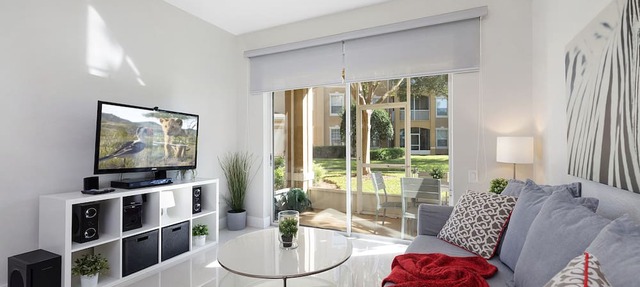 One in a Minion themed condo, 5 mins to Disney | WiFi + Keurig