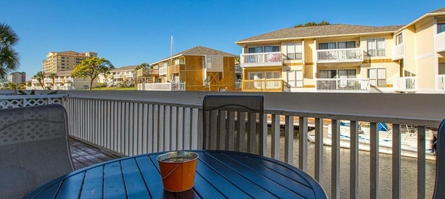 Free Beach Service Canal Views! Pet Friendly! Sandpiper Cove 4103!