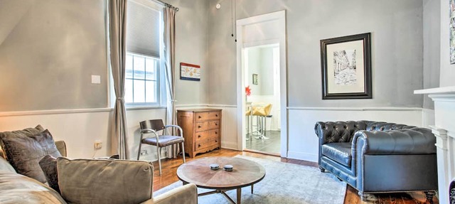 Uptown NOLA Apt on Magazine Street w/Backyard!