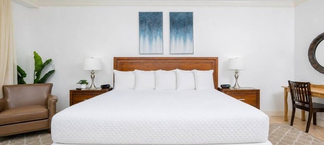 *WEEKLY SPECIALS!* Phoenix On The Bay *3BR 3BA* Condo 1524