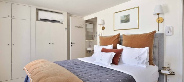 Perfect Amazing Penthouse for 2-Balcony-Ile de la Cite-AC-Wifi-Lift-Cafes