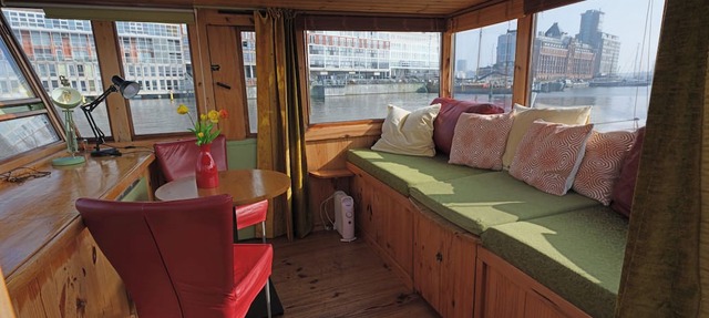 Cozy and romantic apartment in captain's steering cabin