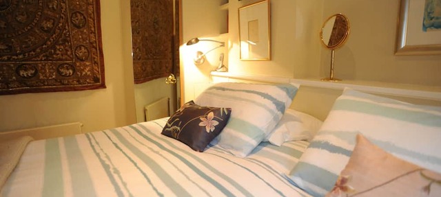 Elegant Neal Street Flat