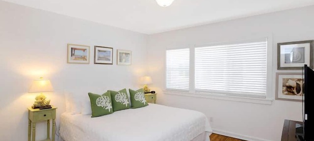 Oceanfront Cottage On Sandy Carbon Beach – Pelican