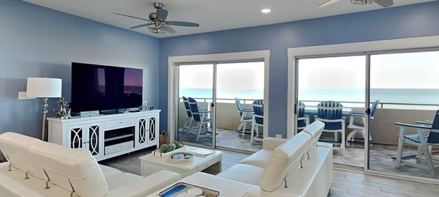 Stunning Ocean View Retreat w/Spacious Balcony & Pool Access