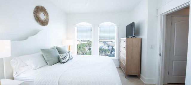 Magnificent Beachfront Panhandle Penthouse: Newly Renovated
