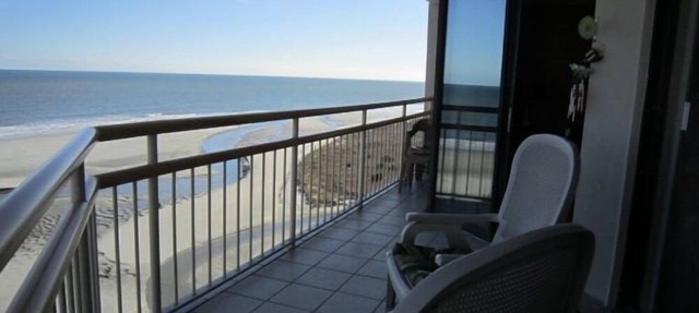 Oceanfront Dream Vacation! 11th Floor-What a View! + Beach Locker-Book Early!