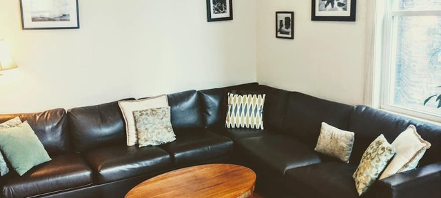 2 bedrooms with air-conditioning, parking, laundry, WiFi near Sam Adams & subway