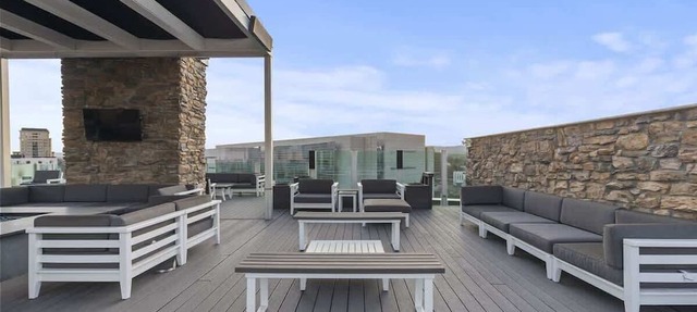 The Shaker - Huge Luxury Loft with City Views!