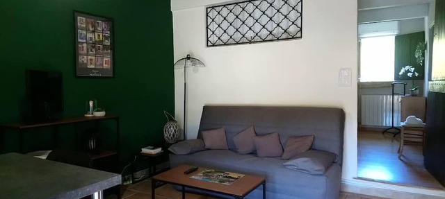 Air-conditioned cottage with pool at Mas de la restanque