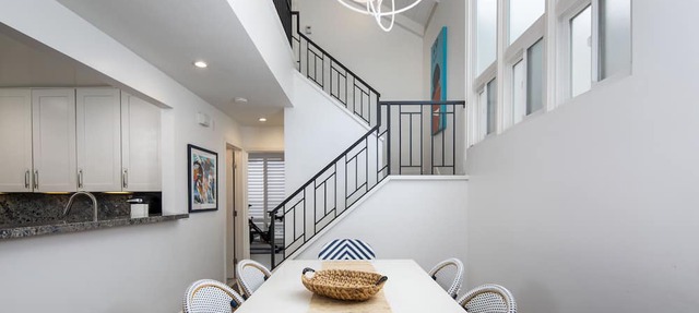 Steps to the Beach, Park, Shops & Restaurants At 18th St DEL MAR BEACH COLONY