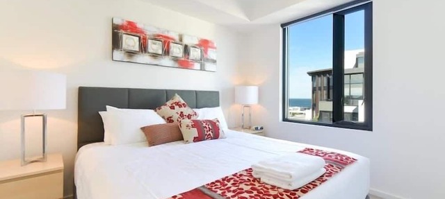 StayCentral - Spacious Seaviews (Port Melbourne) - Bay Street Port Melbourne - 1 Bedroom, 1 Bed, 1 Bathroom, 1 secure parking spot.