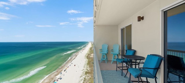 GULF FRONT *Renovated* 3 BR (2 King Suites) + Beach Chair Svc. Owner Managed!