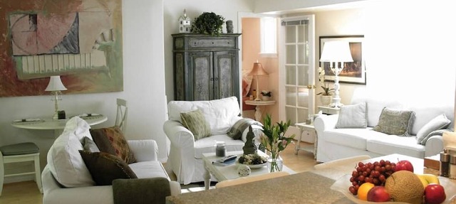Charming Duplex with Private Yard. Pets Welcome