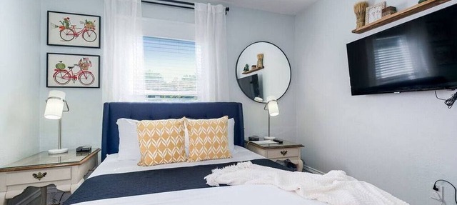 Spacious 4BR Near Plaza & Westport | Ideal for Groups & Gatherings