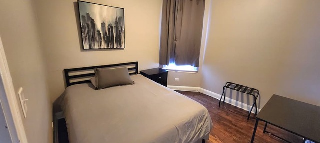 Large 3 bdrm/dining in the heart of Logan Square mins to DOWNTOWN