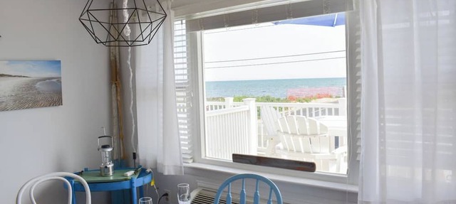 End Unit Condo with breathtaking ocean views!