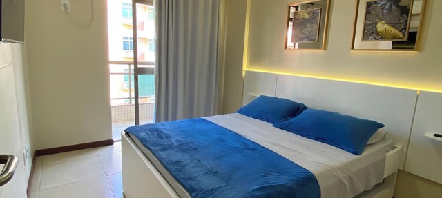 Fully furnished apartment with 3 bedrooms and 2 parking spaces.