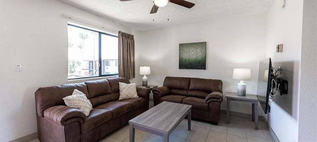 205 Scottsdale Escape: Fully Furnished Vacation Rental with Resort Amenities