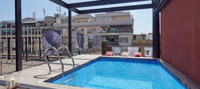 Near La Catedral del Mar - 3 rooms for 8 people with pool