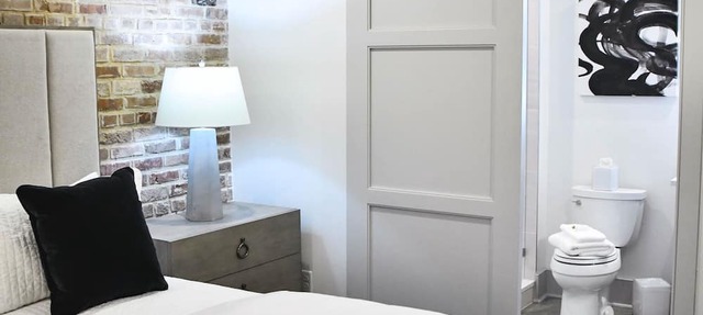 Modern Vacation Rental in New Orleans CBD: Patio + Walk to French Quarter