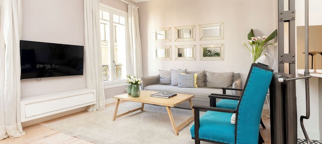 Stunning 3 bedroom apartment next to the Retreat
