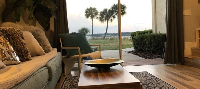 Airy Villa Near Attractions Lake View Sunsets