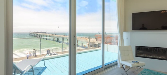 Luxury Beachfront Penthouse near SF (4)