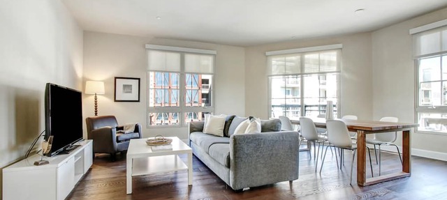 PRIME, spacious Top Corner with spanning campus-fountain view @ the Americana!
