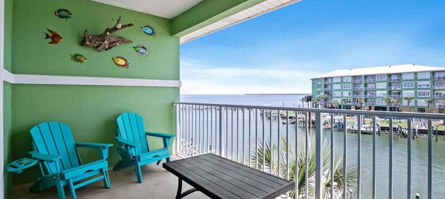 Beach N Bay 2 BR Navy Cove Condo w FREE Boat Slip