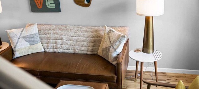 Midcentury Getaway: Walk to Everything!