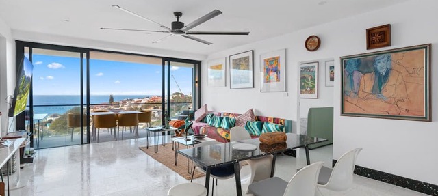 Bright Tamarama 2-Bed with Balcony Water View