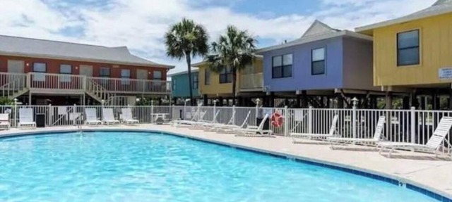 Dog Friendly Beach Access Sleeps 6 Hangout Nearby
