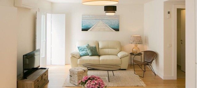 Designer Apartment w/Pool by LovelyStay