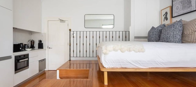 Historic Art-filled Studio Close to Transport