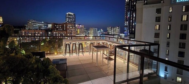 Premier Luxe Studio Music Row Steps to Vanderbilt & Belmont Near Broadway