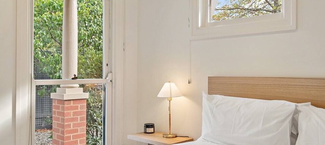 Wellness Escape: 1-Bed Home + Studio & Sauna