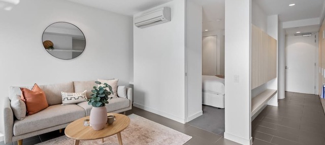 Chic City Escape with Pool, Gym & Parking