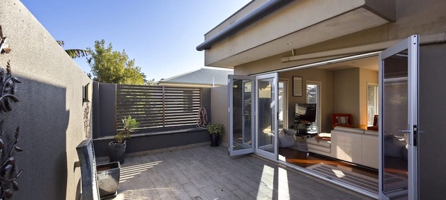 Spacious 3-Bed Townhouse Near Dromana Beach