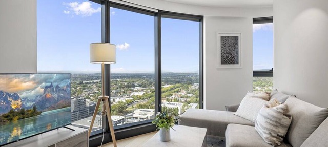 High-Rise 3-Bed Apartment with Premium Amenities