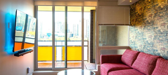 Landmark View | Sun Terrace | Parking | Soundbar | Near BC Place & Amtrak