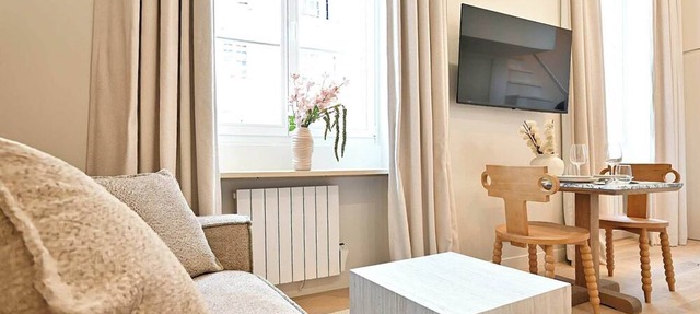 Superb Apartment Center of Paris Le Marais