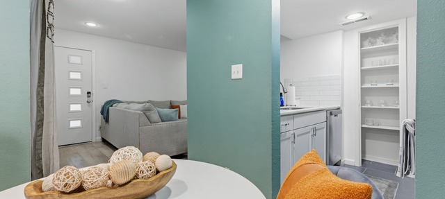 Quiet & Walkable - Stylish Condo With Local Vibe