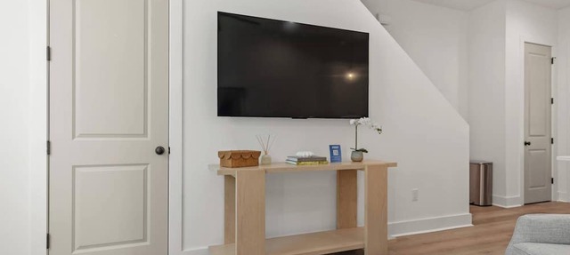 New River Ranch Retreat | King | Dining & Shopping