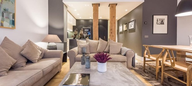 Spectacular 3-Bed Apartment in Central Madrid