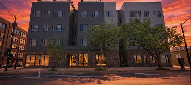 Modern 4BR/3BA South Loop Chicago Near McCormick Place & Soldier Field