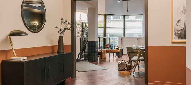 LIVN West Loop Chicago King Studio