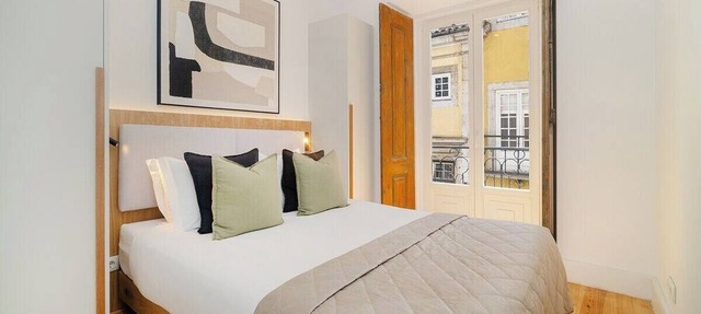 Steps from Lisbon’s Best Bars, Cafés & Culture