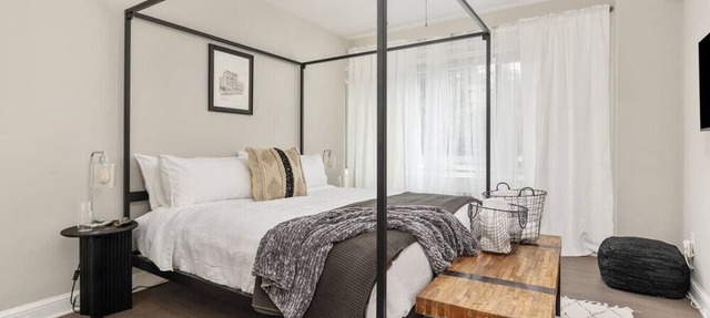 Refined 2 King Bed apartment, Free Parking & Metro
